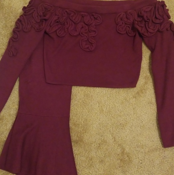 Two Piece - Picture 4 of 5